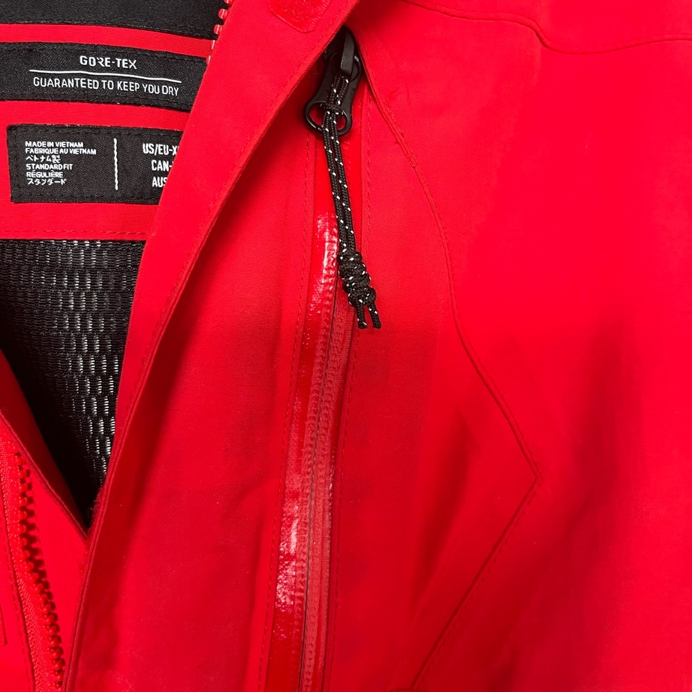 VOLCOM Snowboarding jacket - Picture 6 of 6